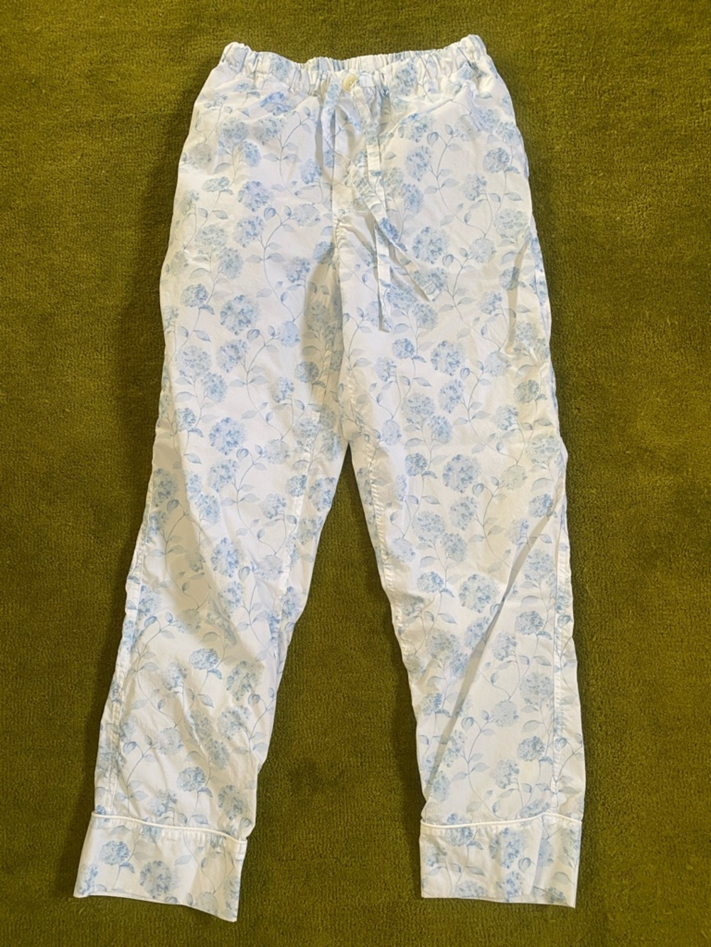 Serena & Lily Blue and White Floral Cotton Pajama Set - Picture 5 of 6